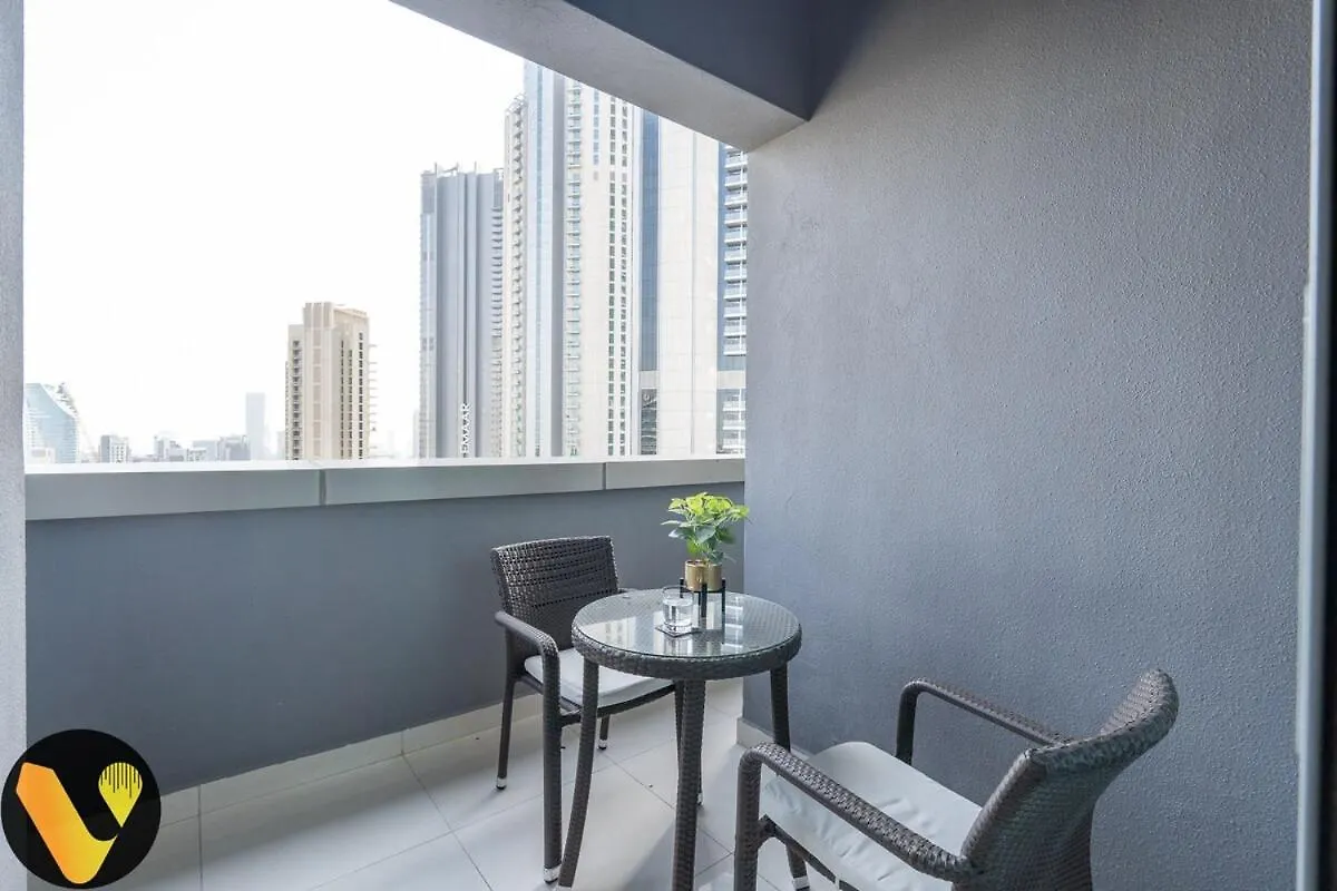 Vogue Damac Mall Street With Burj Khalifa View Dubai 0*,