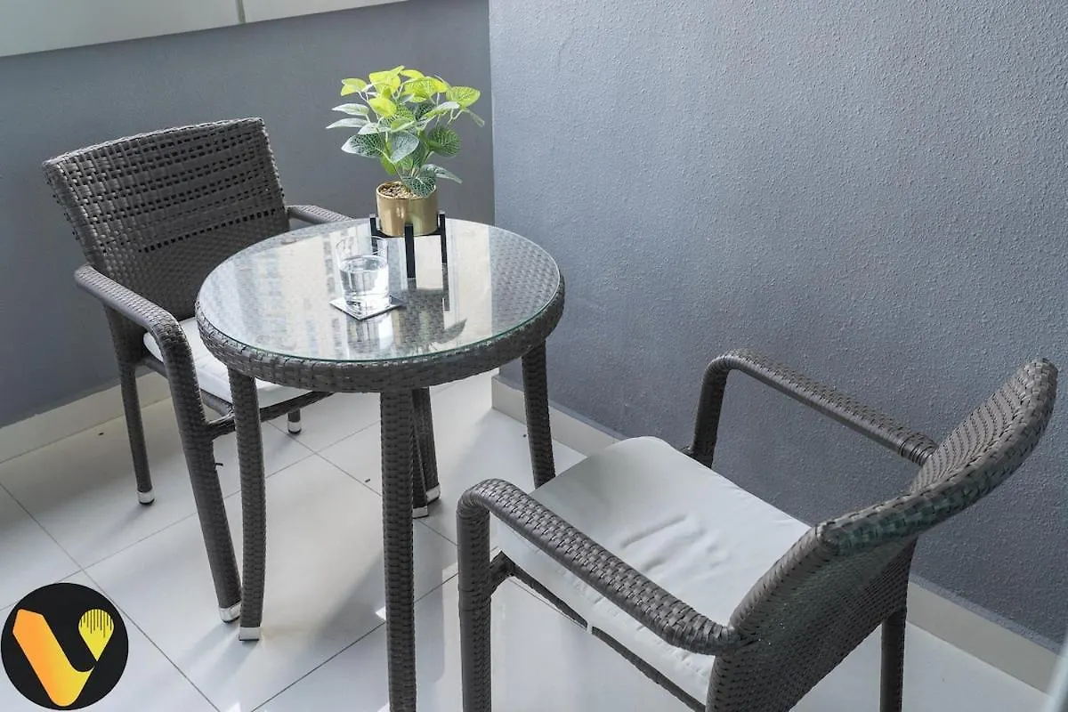 Vogue Damac Mall Street With Burj Khalifa View Dubai Apartment